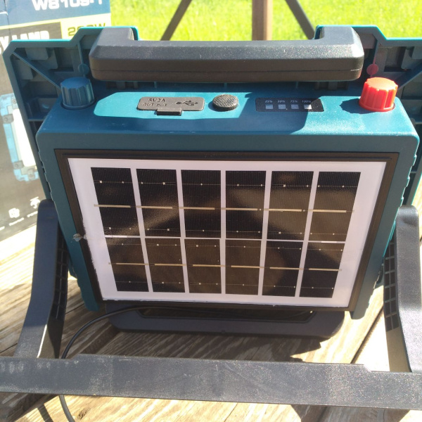 Прожектор - светильник на солнечной батарее Solar Emerygency Lamp 200W, аккумулятор 6х18650 мАч / Power Bank